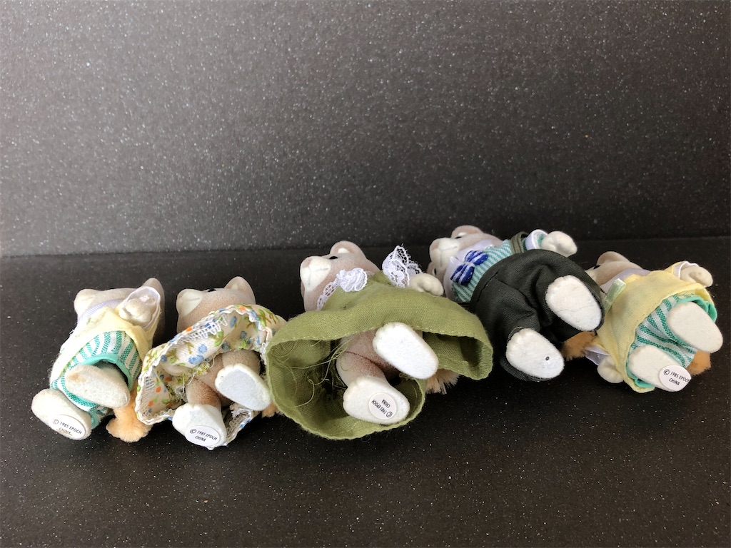 アーバンシリーズ オークル犬 日本版と海外版 - 森の住人