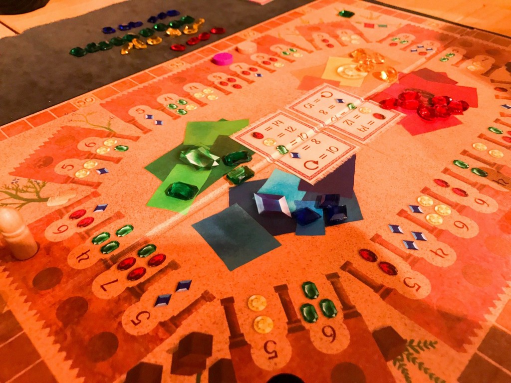Jelly Jelly Cafe 渋谷店に行ってボードゲームで遊んだ ジャイプル バサリ イムホテップ 世界は称賛に値する
