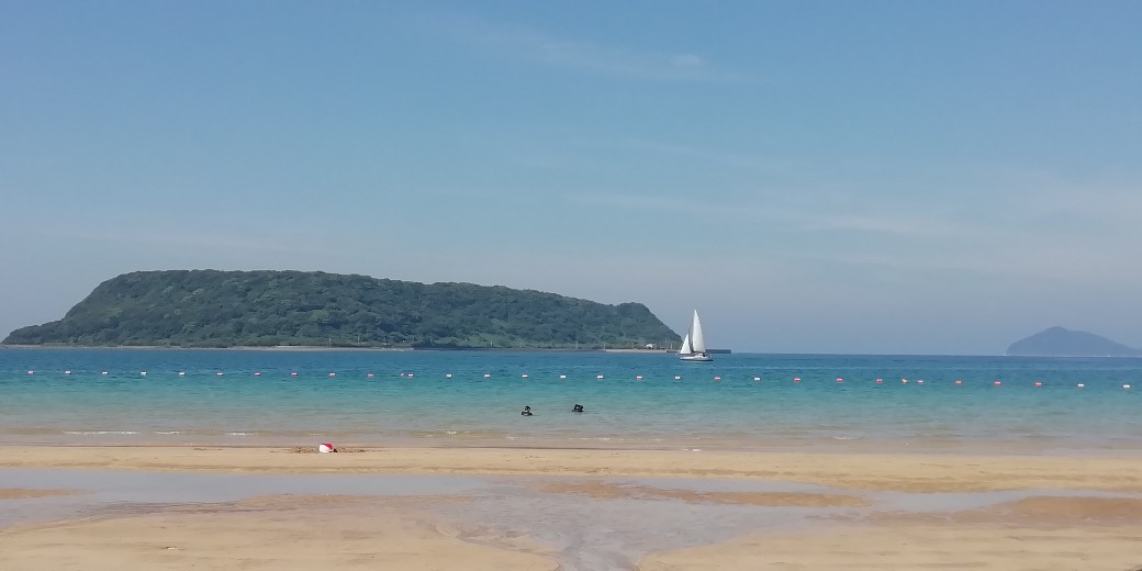 唐津市　相賀の浜海水浴場　写真　画像　夏　海　ヨット　美しい　青