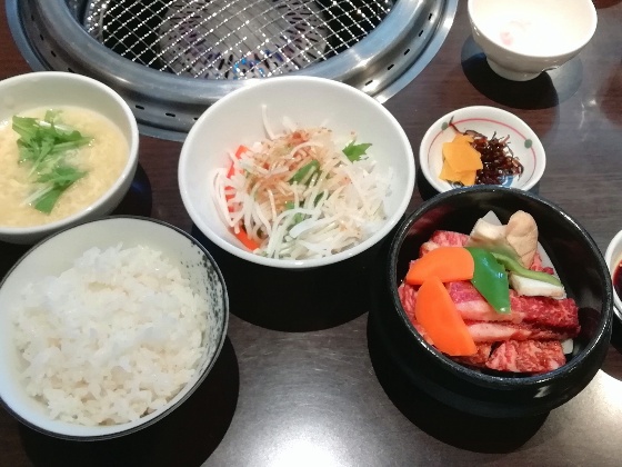 中津留　ランチ　壺漬けカルビランチ　860円　写真　画像