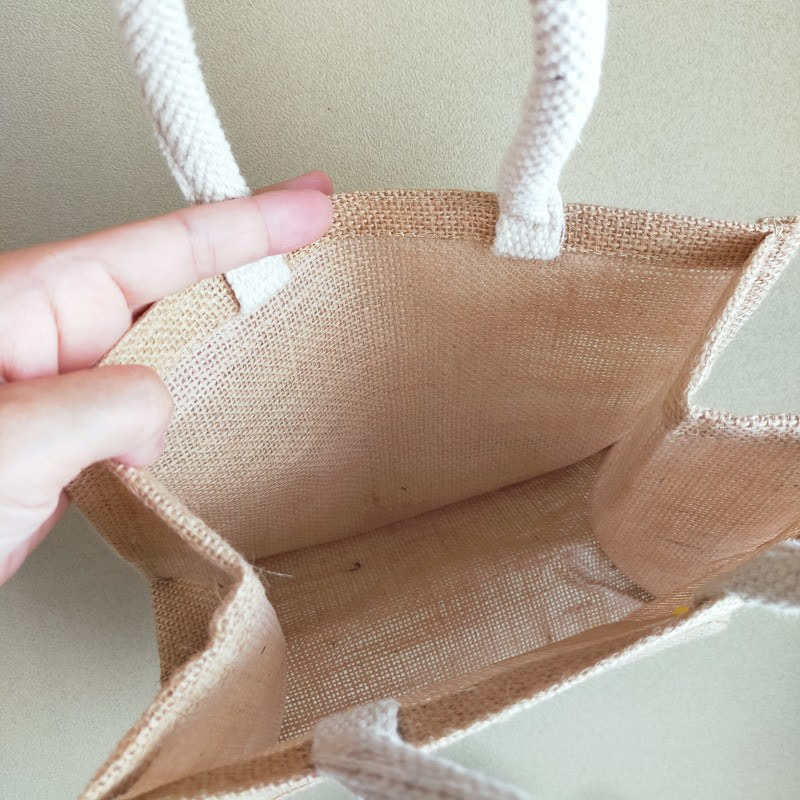 ペキニーズ　ジュートバッグ　夏バッグ　刺繍　鼻ぺちゃ犬　画像　写真