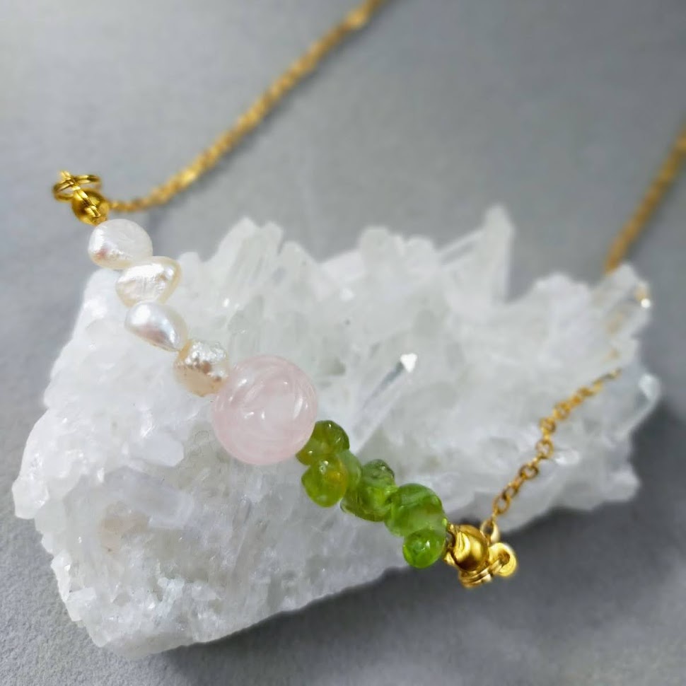 天然石　ローズクォーツ　ペリドット　淡水パール　ネックレス　minne　creema　販売中　写真　画像