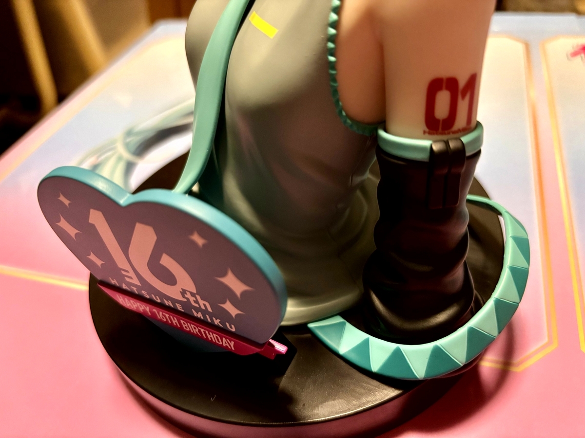 【最安値】初音ミク16周年記念胸像　フィギュア 初音ミク 16周年記念 胸像フィギュア 中古 ∴WH3927 : スリフト