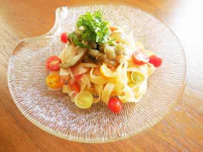 茄子とトマトの冷製フェットチーネ めのキッチンの美味しい生活