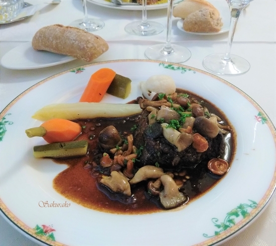 f:id:meringuefine:20201026224721j:plain f:id:meringuefine:20201026224721j:plain