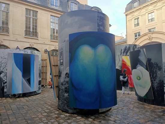 川久保玲（Comme des Gar&ccedil;ons）パリ・マレ地区の Dover Street Market Paris（DSMP）