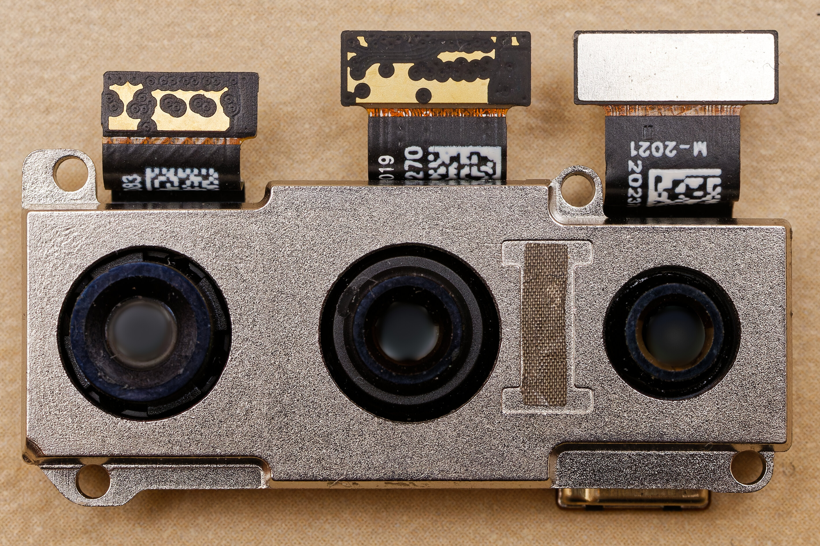 スマホのレンズが割れたので自己修理してみた - メルのび雑記中