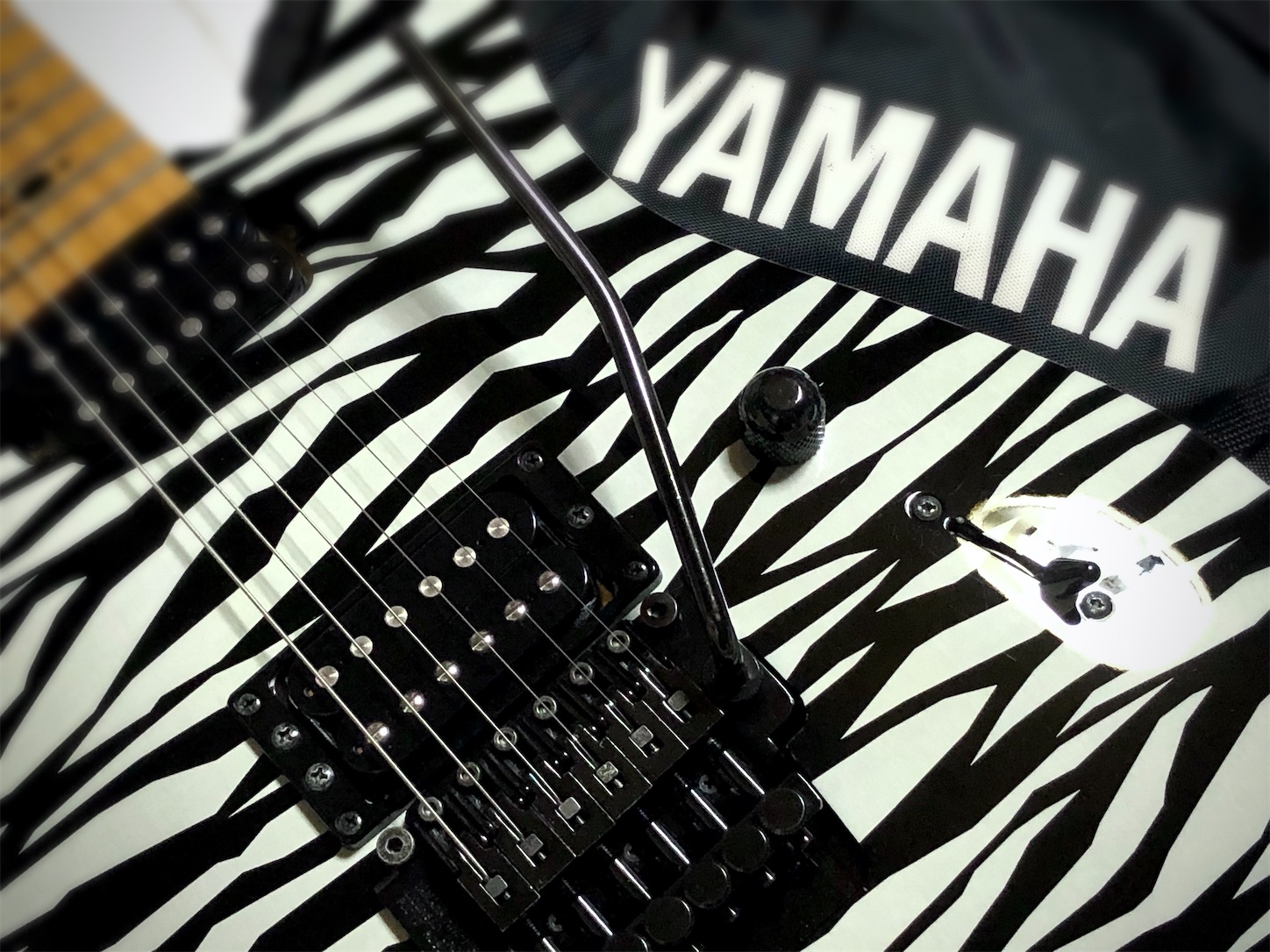 Yamaha MG-MIII エレキギター ゼブラ柄 中古】 YAMAHA MG-MⅢ 【B'z松本孝弘モデル】ゼブラ - 中古楽器