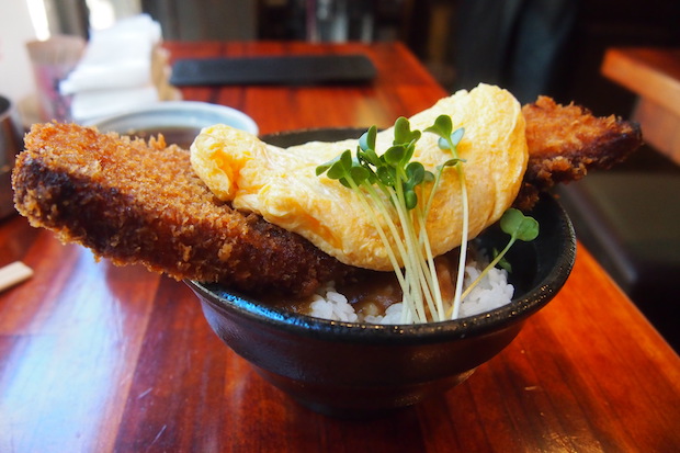 箸を入れたら卵がとろり ん 秋葉原 さま田 の とろとろ玉子の角煮かつ丼 が唯一無二のすごいかつ丼だった 東京別視点ガイド ぐるなび支店 ぐるなび みんなのごはん