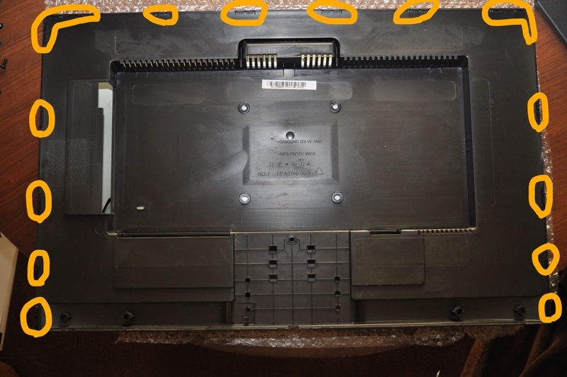 液晶ディスプレイを分解して何もできずにそっと元に戻した話【I・O