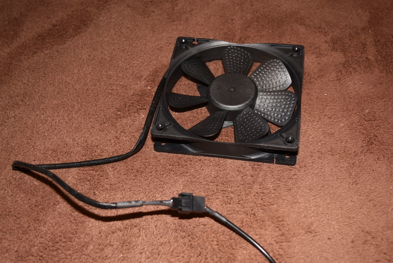 無線lanルーターが熱を持つので余ったpcファンで空冷化した ファン用usb変換ケーブル 今さら 的な 無線lanルーターが熱を持つので余ったpcファンで空冷化した ファン用usb変換ケーブル 今さら 的な