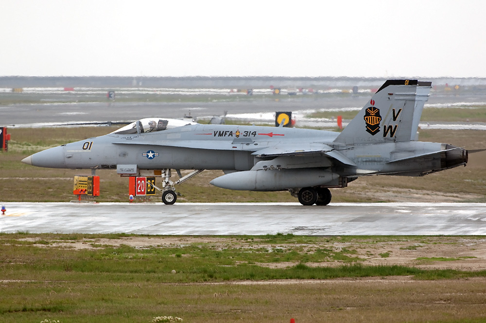 åå¥ã[Aircraft]VMFA-314 F/A-18A++ VW-01/162400ãã®åçãç»å - MCAS Iwakuni - mi28's fotolife