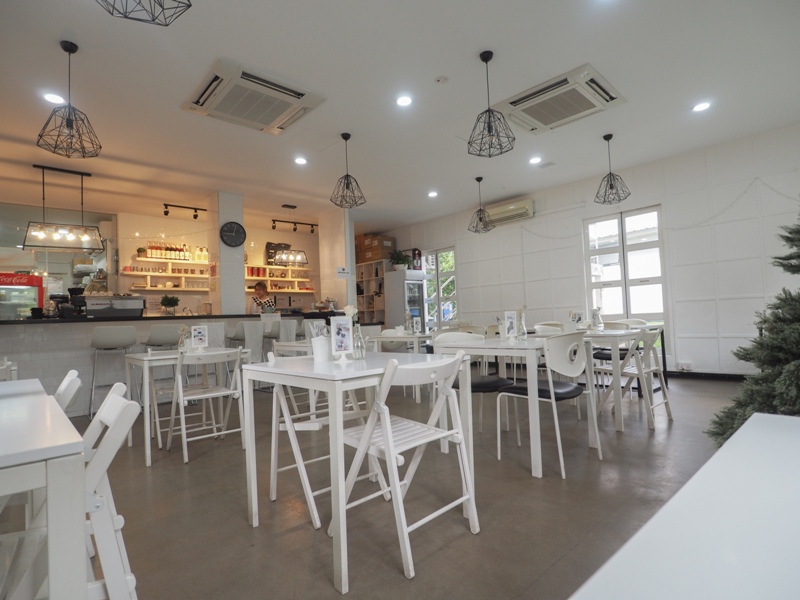 f:id:mia-travelista:20180929185607j:plain f:id:mia-travelista:20180929185607j:plain