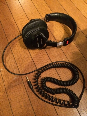 【美品】SONY MDR-7506 スタジオモニターヘッドホン SONY MDR-7506(ソニー)(密閉型・スタジオ定番モニターヘッドホン