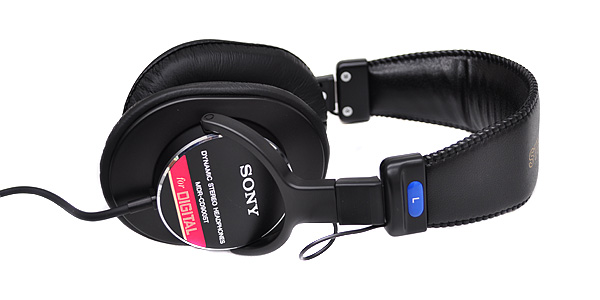 SONY MDR-7506 モニターヘッドホン SONY MDR-7506 レビュー｜聞こえなかった音が聞こえる？世界標準