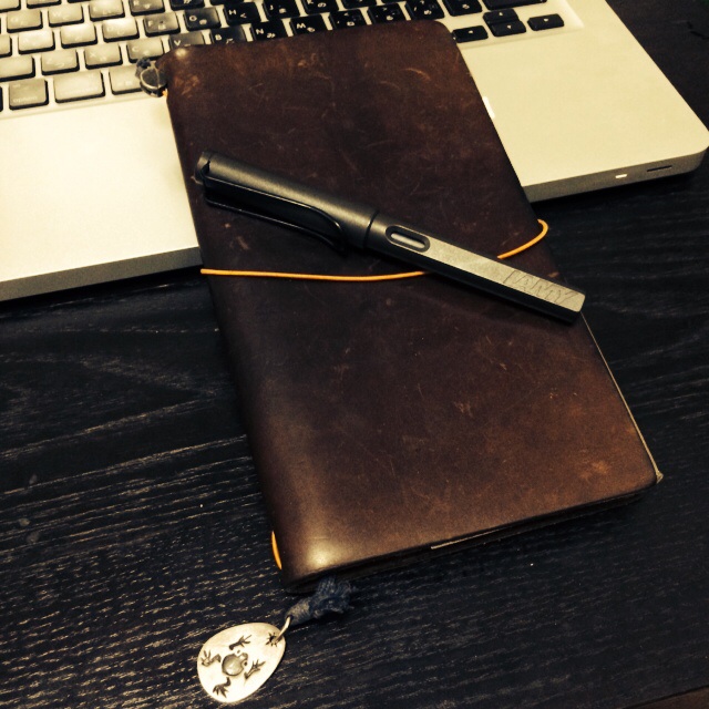 トラベラーズノート 2015年限定モデル ブルーエディションが琴線に