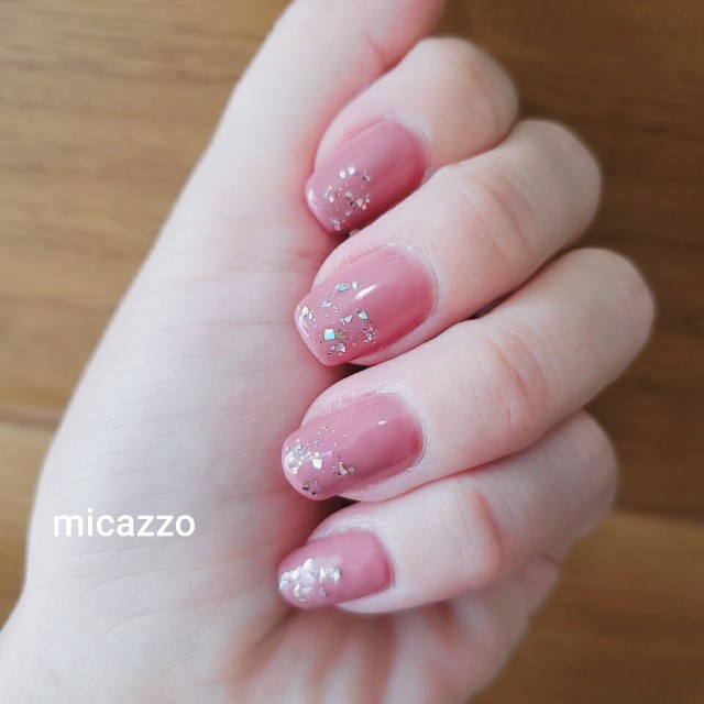 セルフで簡単 大人可愛いシンプルジェルネイル イエベ シンプル ピンク ラメ Micazzoのネイル