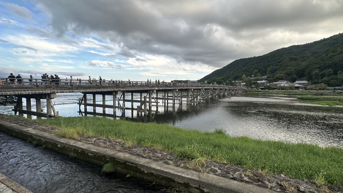 渡月橋】京都嵐山の象徴的な名橋を歩く - 道と路と未知のウラ側