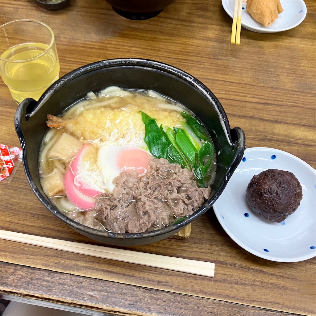 昭和レトロな京のおうどん屋さんの、ガッツリ系手作りおはぎ。 - ルコ