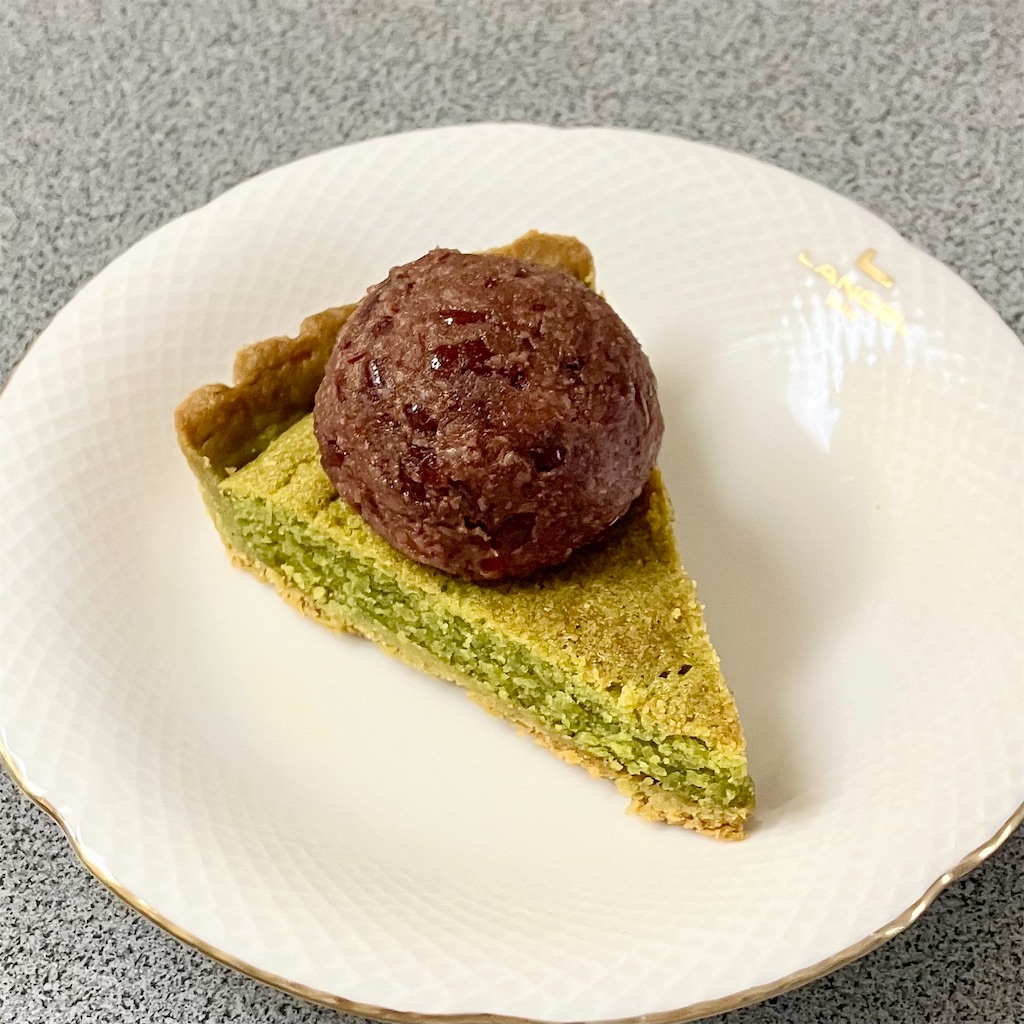 手作りの抹茶タルトと発酵あんこ