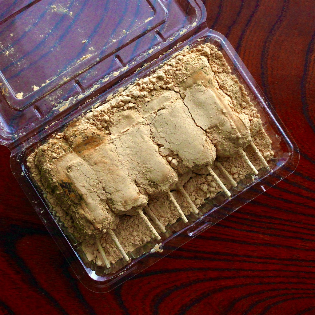 幼い私を虜にしたプルプルもちもち食感。美玉屋の黒みつだんごとくず湯