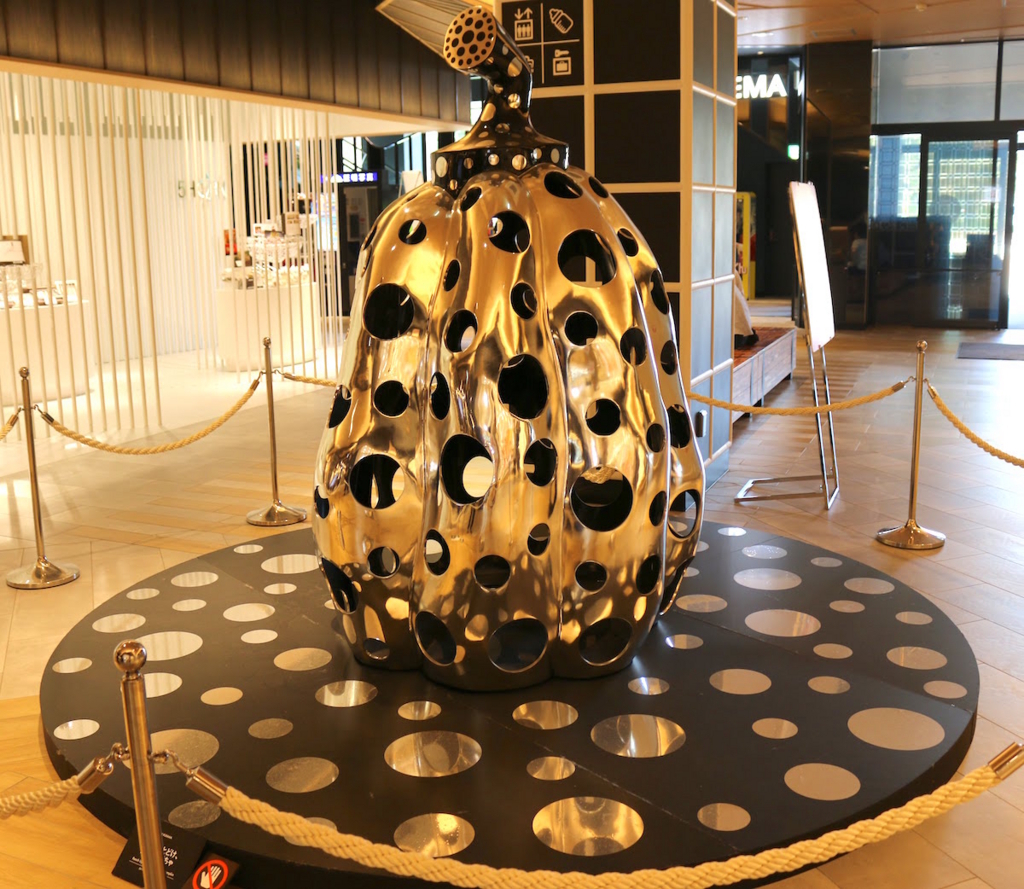 ネタバレあり）草間彌生展「松本市美術館」と町歩き！週末女子旅〜2日