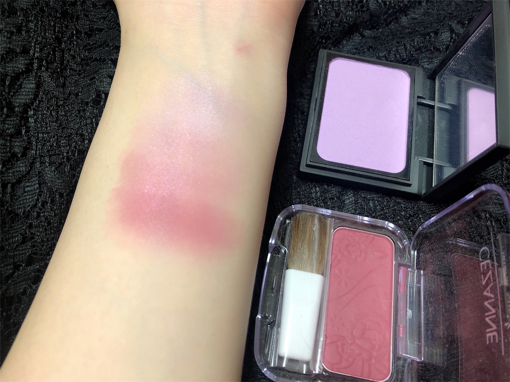 紫チークと私 小山さん誕生日おめでとう 上げたハードルを くぐる