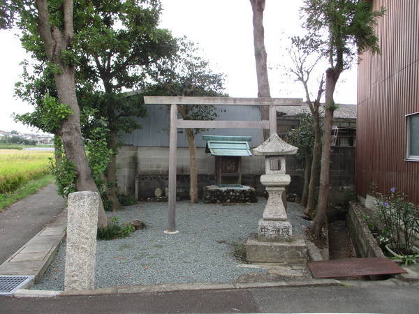 f:id:midorineko_cutter_mat:20191002131246j:plain f:id:midorineko_cutter_mat:20191002131246j:plain