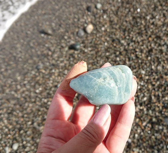 糸魚川翡翠、「○○だと拾えない」は本当か？ - みどりの石拾いブログ