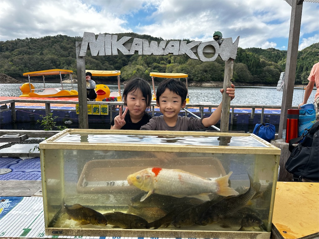 4/18(金)あれ？ワカサギが？ - 三河湖ボート みどりすけの日記