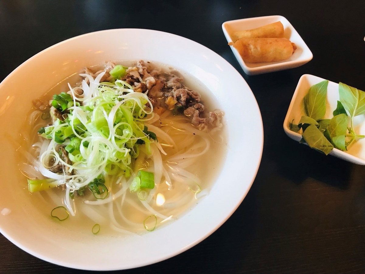 PHO CO SAI HAI GON(フォーコハイサイゴン)の牛肉フォー揚げ春巻きセット