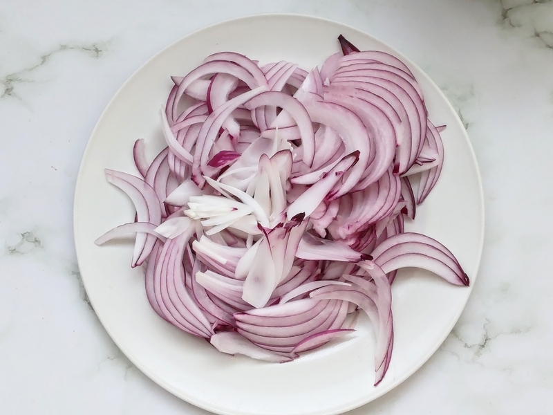 【くすみ肌の処方箋】作り置きに『レッドオニオンとあさりのハニーレモンマリネ』美肌常備菜レシピ 美肌Dish