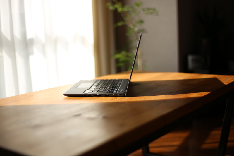 LIFEBOOK WU2/D2 側面