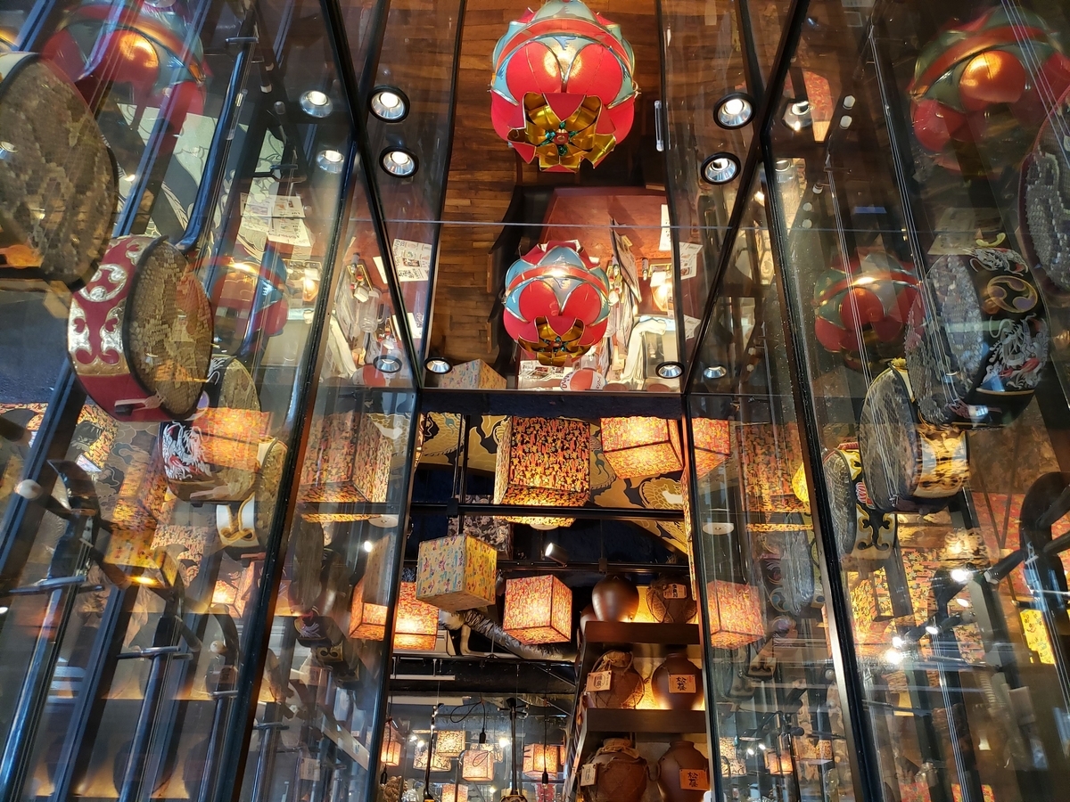 本通りランチ】沖縄感あふれるキラキラ空間「新垣家」で沖縄料理を堪能