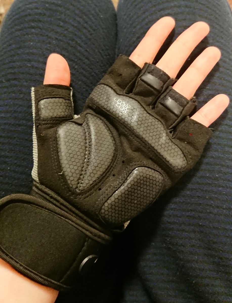 筋トレ女子の悩み マメ タコを防ぐ オススメ トレーニング用グローブのご紹介 初心者だけどおしゃれトレーニング女子になりたい Michiコスメ 旅行とハンドメイドも 筋トレ女子の悩み マメ タコを防ぐ オススメ トレーニング用グローブのご紹介 初心者だけどおしゃれトレーニング女子になりたい Michiコスメ 旅行とハンドメイドも