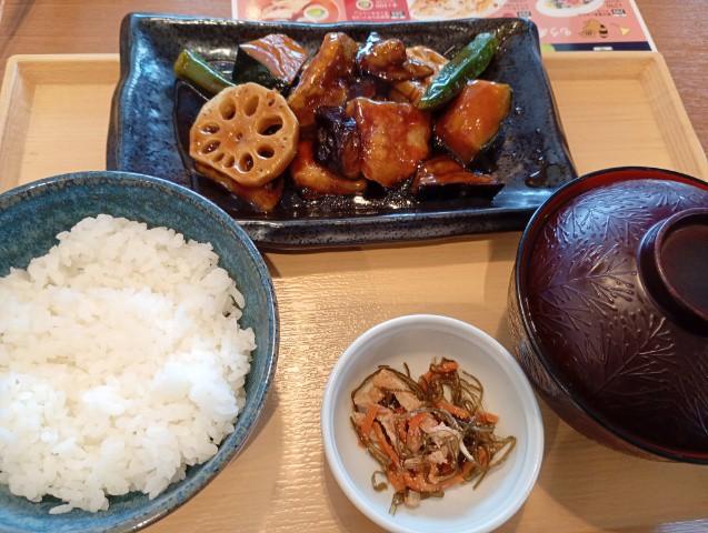 休日昼食　お買い物帰りにココスでランチ、ゼンショーホールディングス（7550）の株価は？（2026年9月）