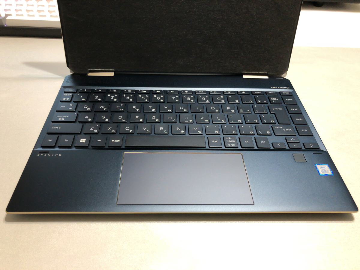 HP Spectre x360 13 レビュー - みかん食べながら