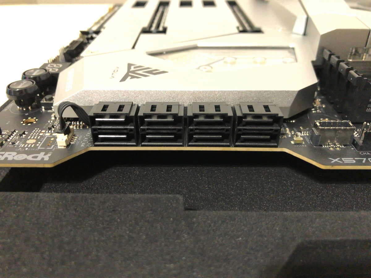 999リミテッドエディション「ASRock X570 AQUA」開封レビュー - みかん