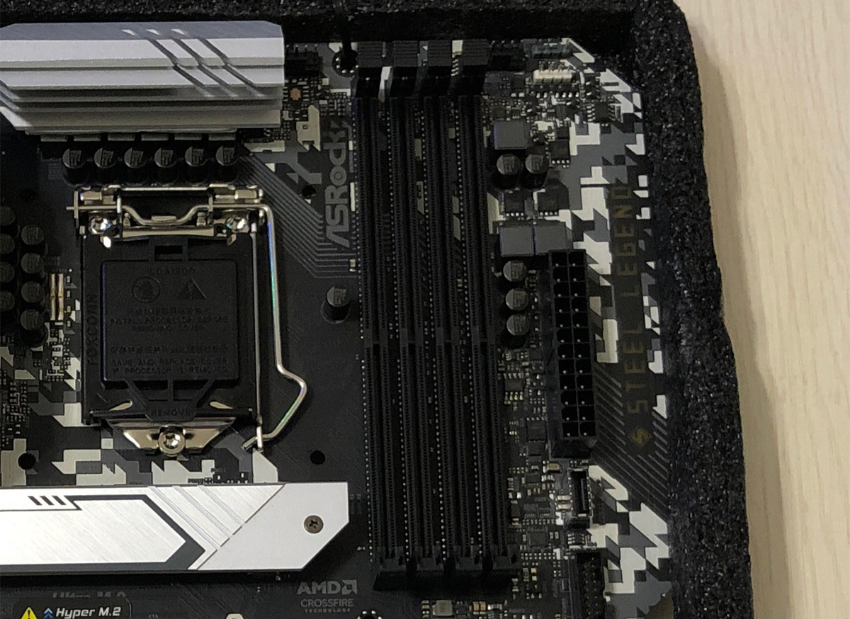 ASRock Z490 Steel Legend をチェックよ！ - みかん食べながら