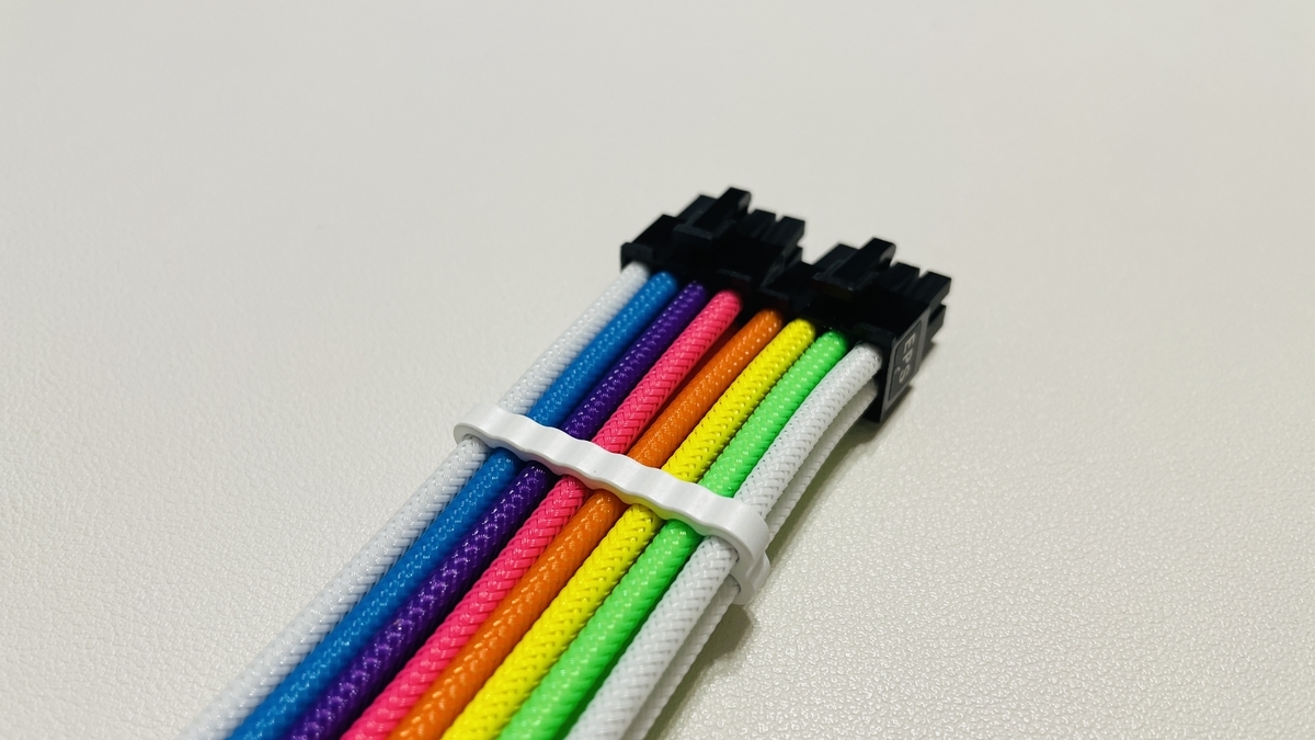 CableModのカスタムPSUケーブルで最高にかわいいベンチ台PCを作った