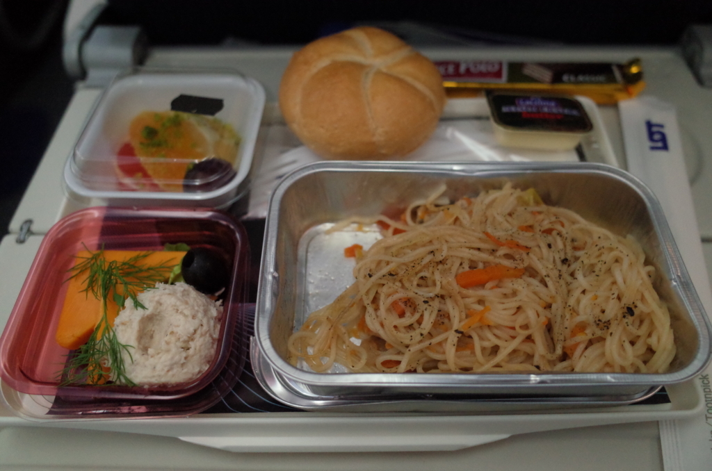 ポーランド航空の機内食