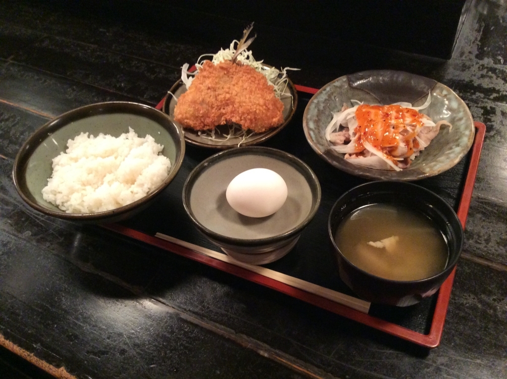本日の日替わり定食は、アジフライと豚しゃぶのセットです(*^ω^*)