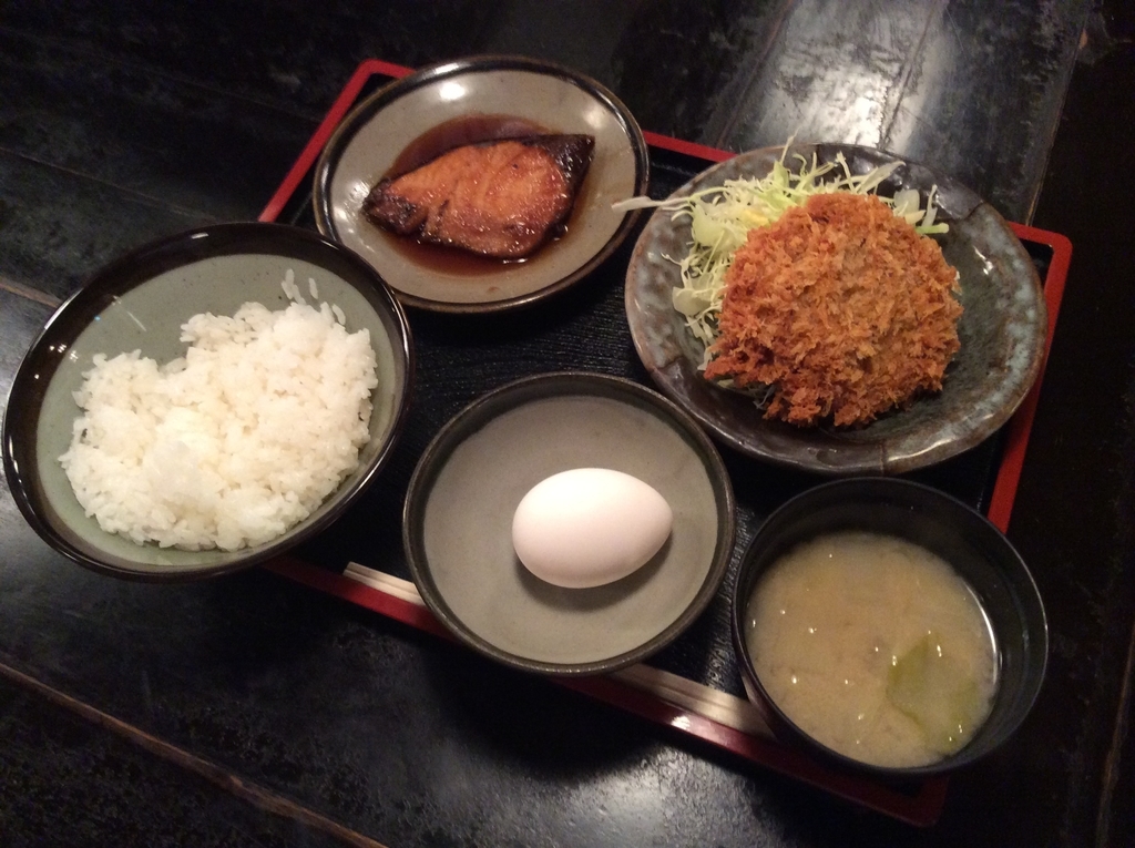 ぶりの照り焼きとメンチカツ