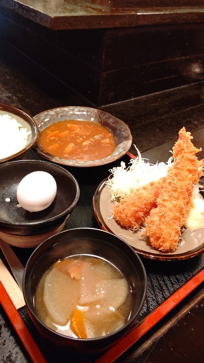 カレーとエビフライのセット