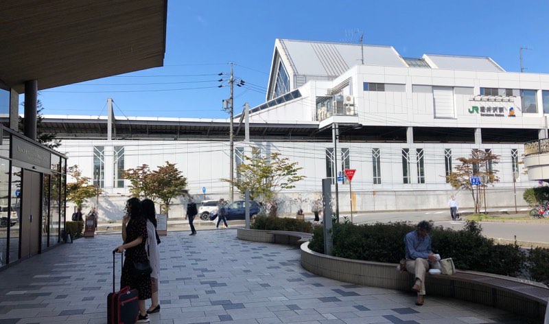 軽井沢駅からすぐのプリンスホテルゲストサービスセンターのスマイルコンシェルジェ