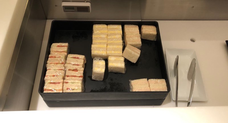成田空港の国内線ANAラウンジ「ANA ARRIVAL LOUNGE」の軽食
