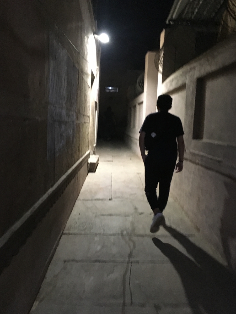 ベナレス　夜道