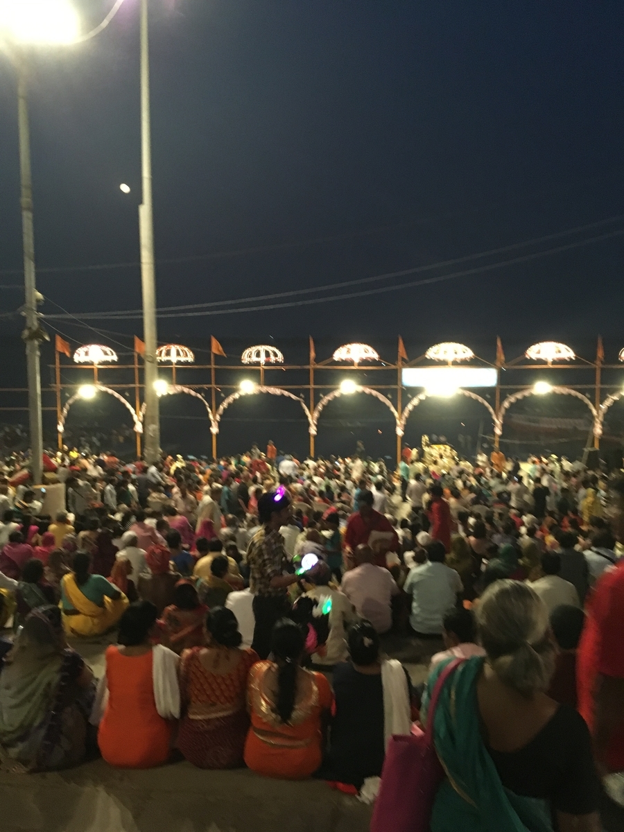 プージャ　ベナレス