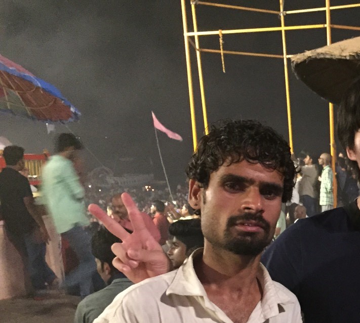 ラッキー　ベナレス