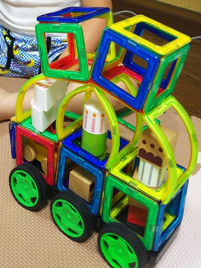 3歳誕生日_マグネットブロック
